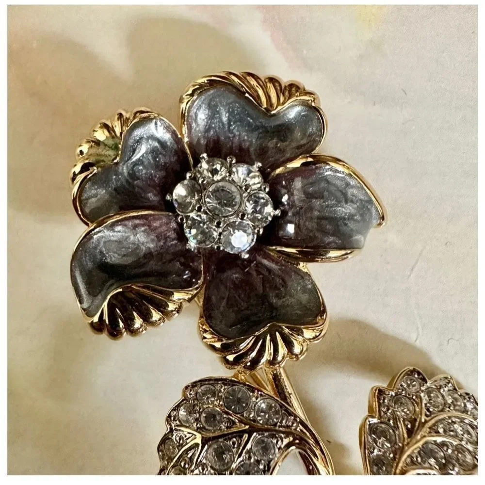 Nolan Miller vintage flower brooch